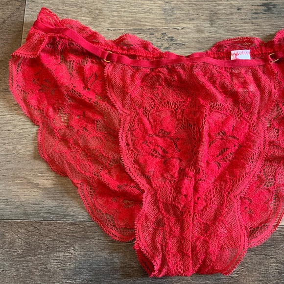 VS Very Sexy Christmas Lace String Bikini Panty - Picture 2 of 11